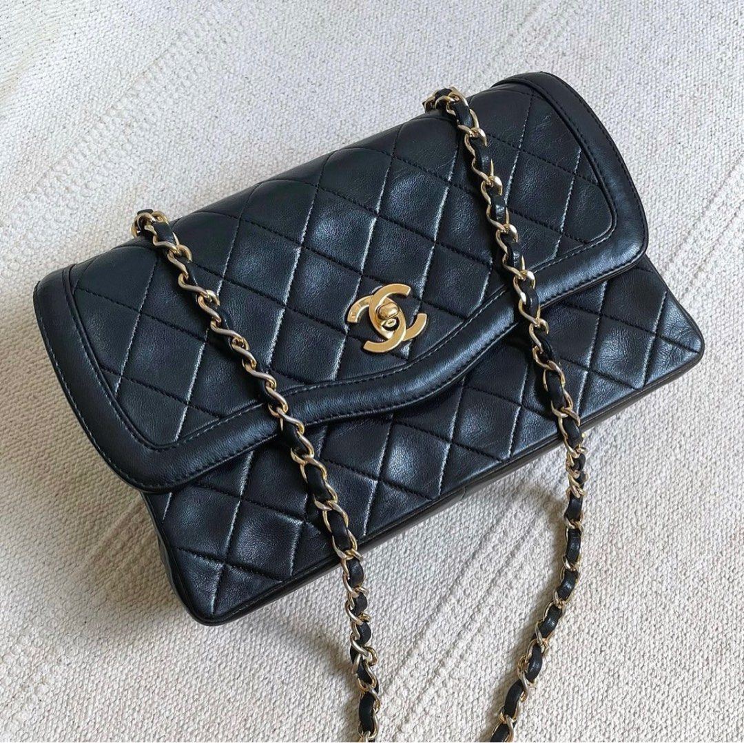 Chanel Vintage Border Bag GHW, Luxury, Bags & Wallets on Carousell