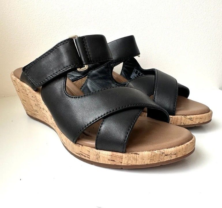 CLARK unstructured, Women's Fashion, Footwear, Sandals on Carousell