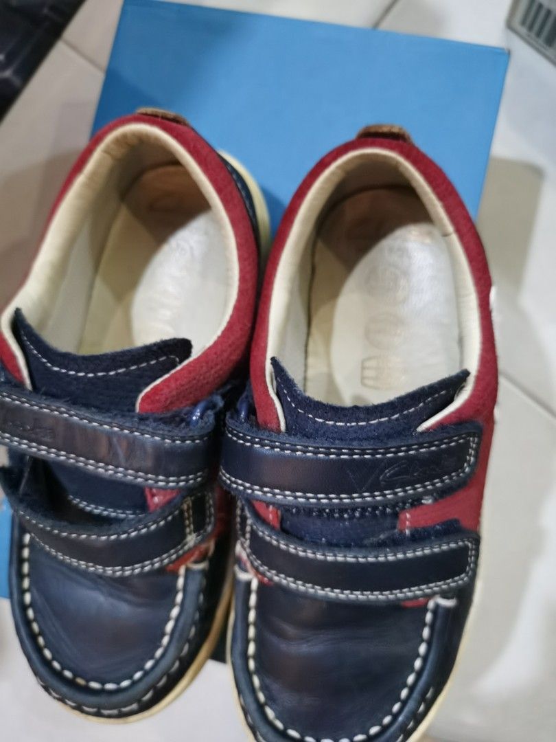 Clarks airflex deals shoes