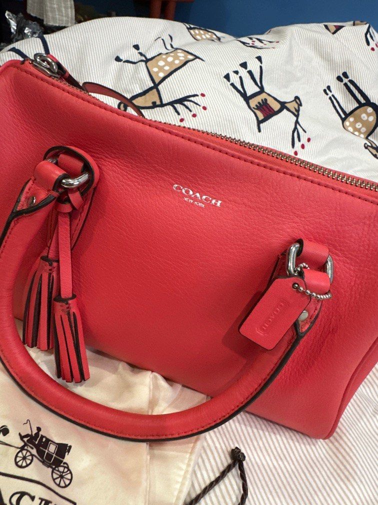 Coach Cross Body bag, Women's Fashion, Bags & Wallets, Crossbody Bags
