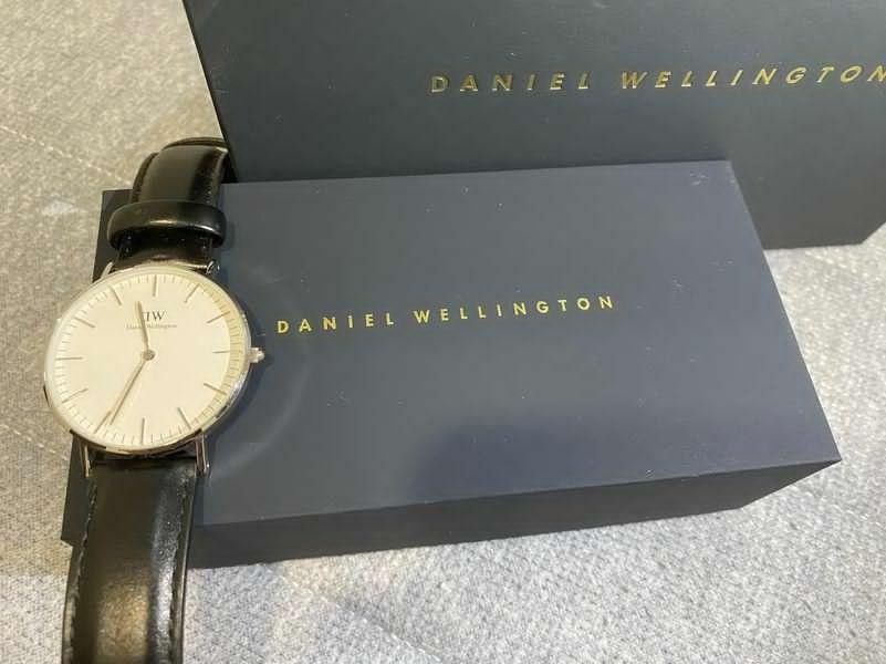 Daniel wellington megamall top