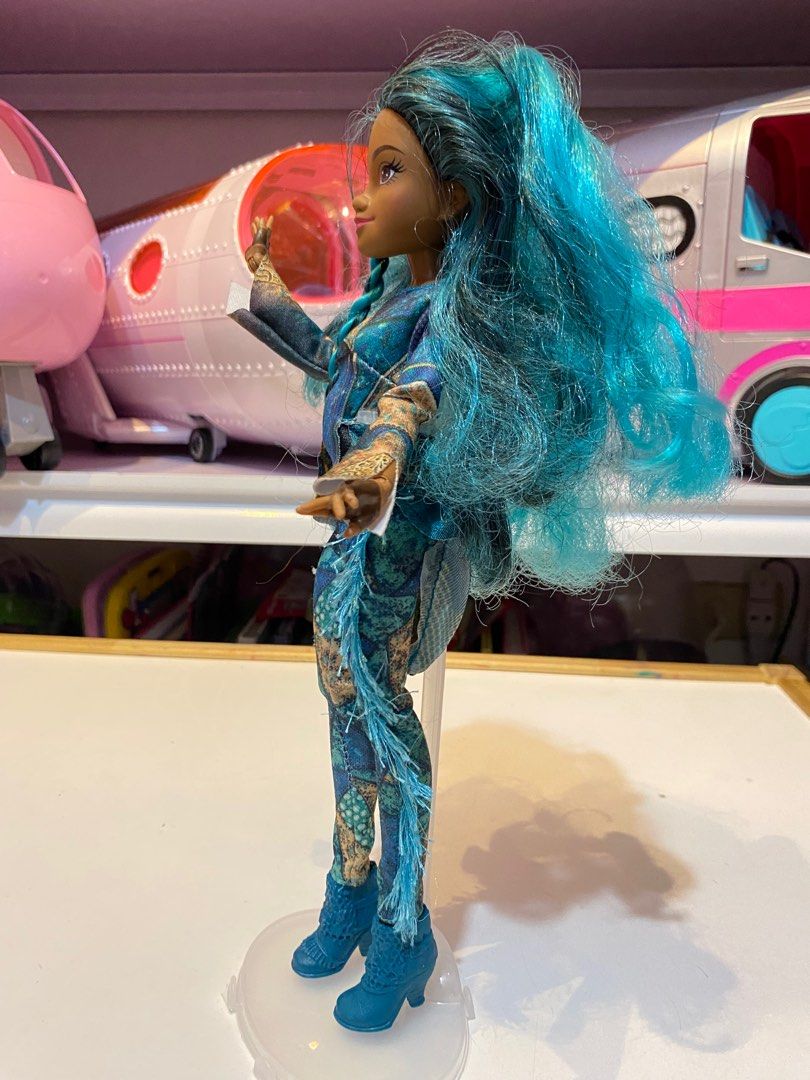 Disney Descendants Uma Fashion Doll, Hobbies & Toys, Toys & Games on  Carousell