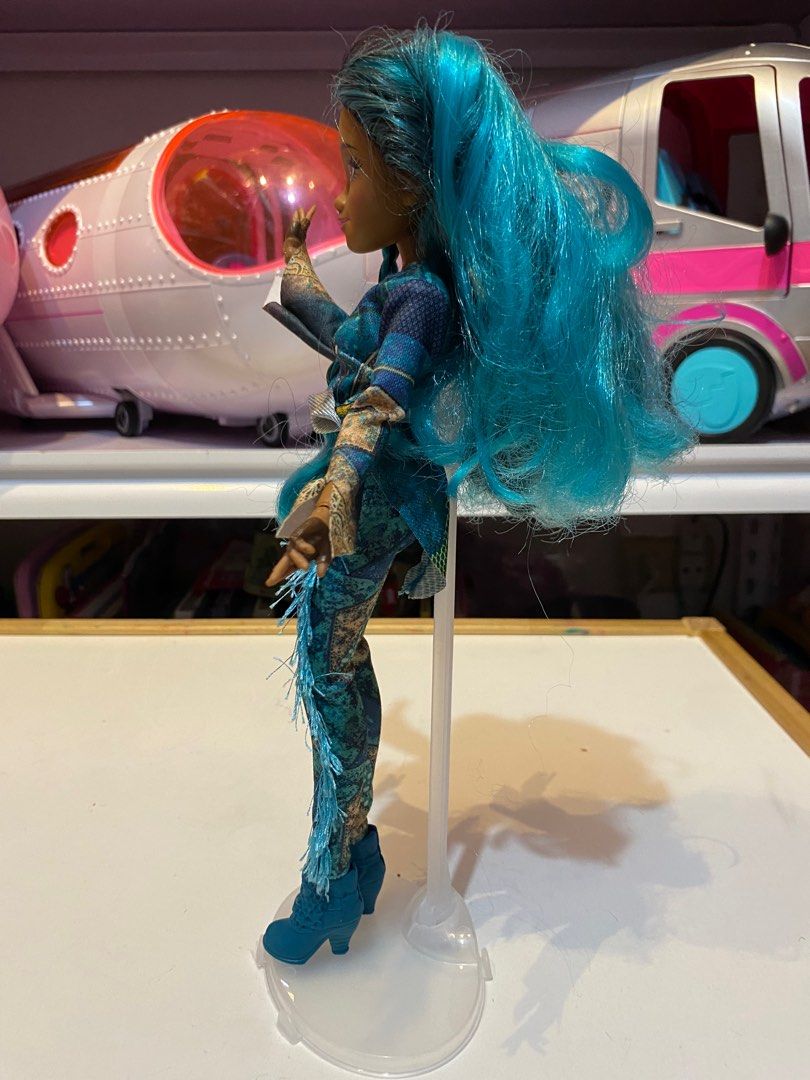 Disney Descendants Uma Fashion Doll, Hobbies & Toys, Toys & Games on  Carousell