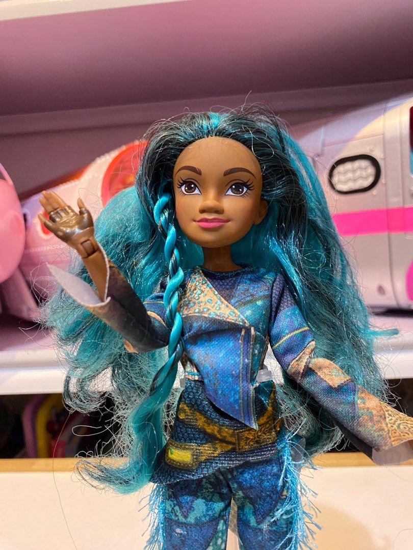 Disney Descendants Uma Fashion Doll, Hobbies & Toys, Toys & Games on  Carousell