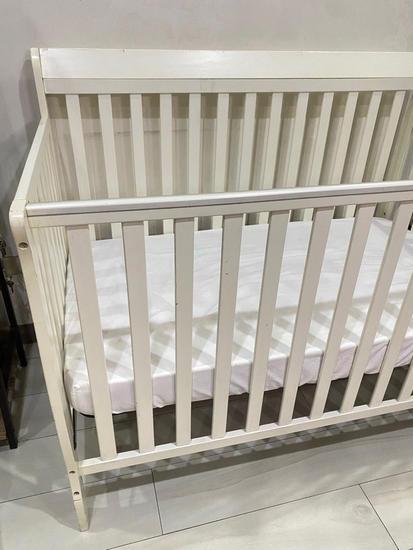 Dwelling baby hot sale crib