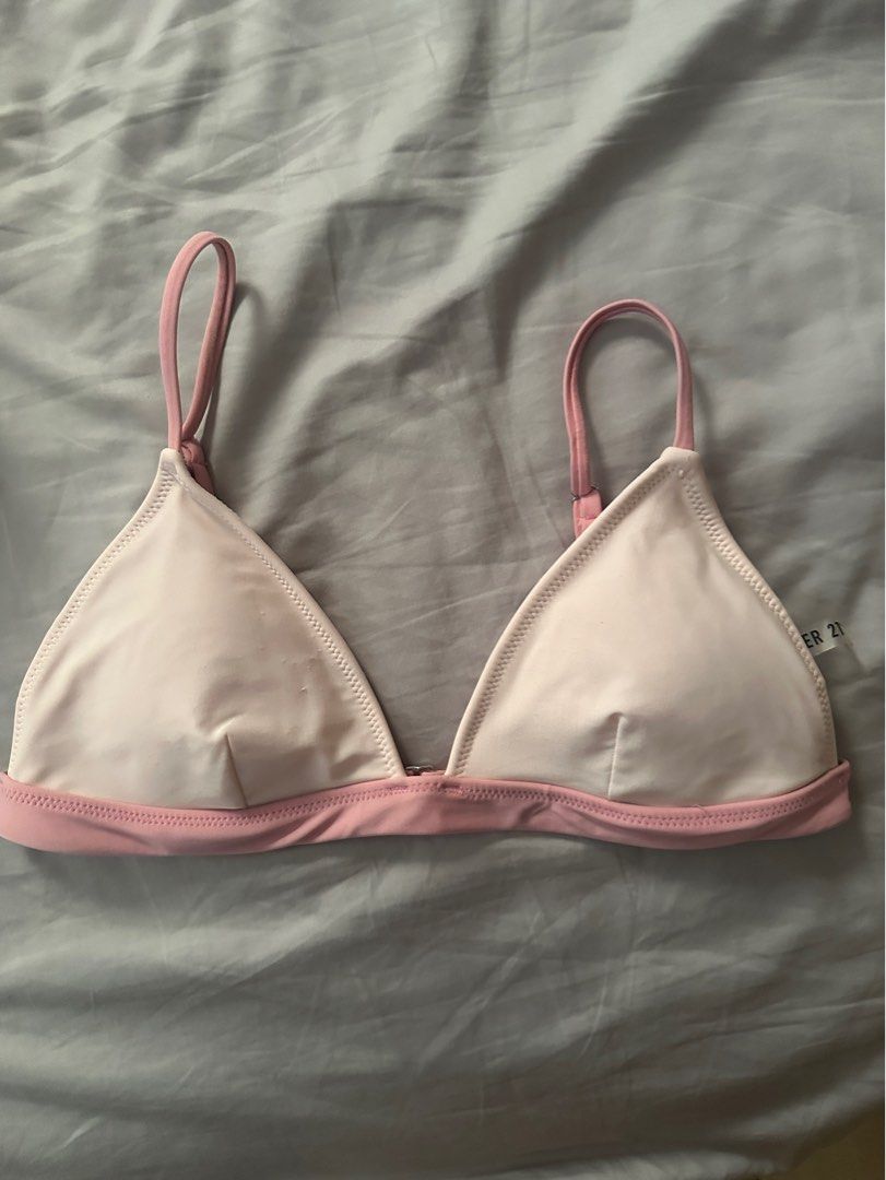 Forever 21 Pink Bikini Top (Category: Bikinis & Swimsuits) located in Quezon City. Submitted by patbrandeditems (Listing ID 1249694245, Image 1). Description: Used once Very cute color combo Adjustable straps 3 closure slots Fits 32-36a.