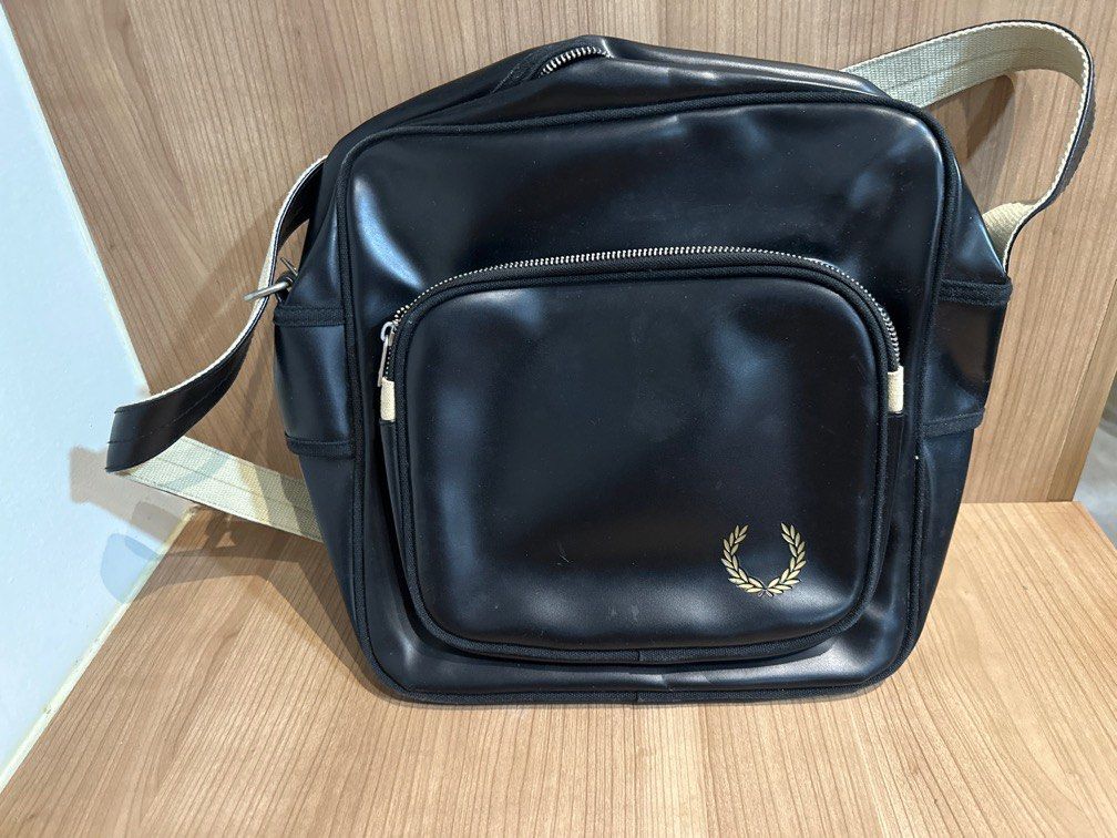 Fred perry on sale messenger bag
