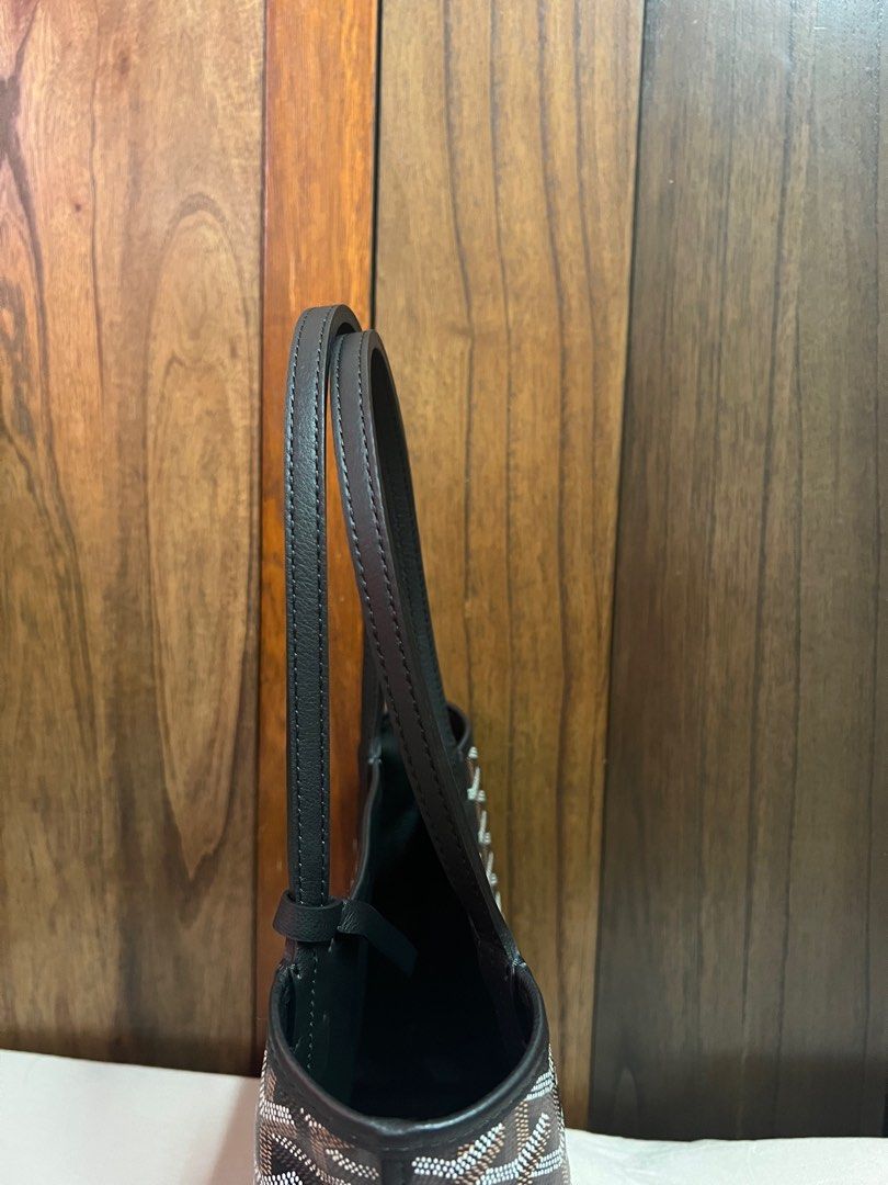 Goyard hotsell straps cracking