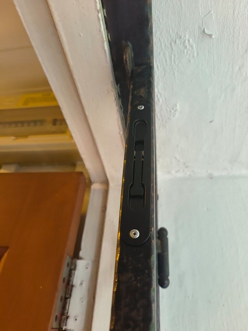 HDB metal gate latch. Door latch installation. Door latch repair. Flush