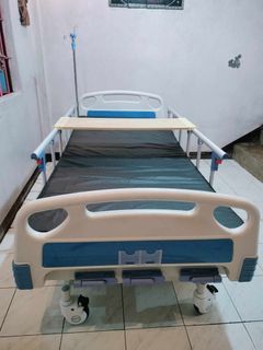 Hospital bed 3 cranks