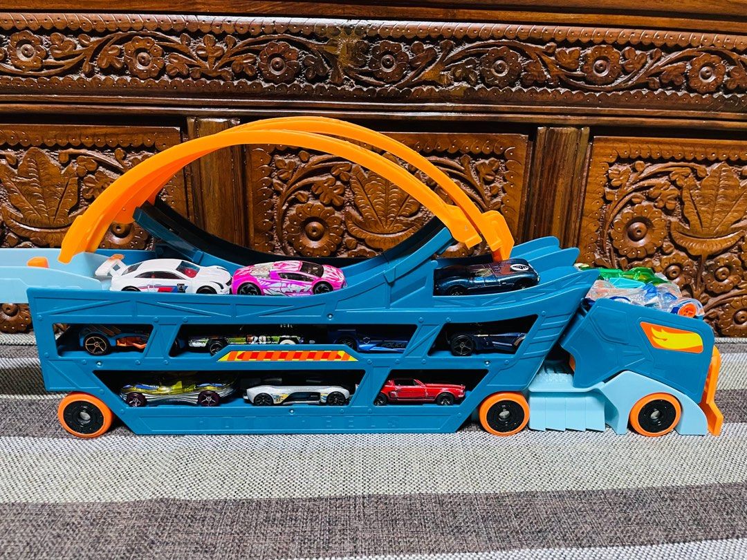 Hot wheels stunt n go hauler top