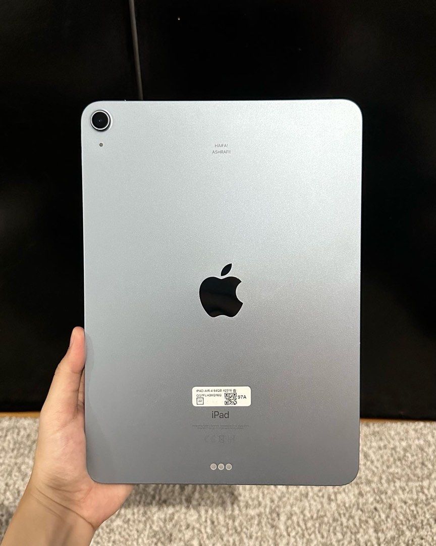iPad Air 4 (Category: iPad) located in Quezon City. Submitted by inygadgetshop (Listing ID 1249655321, Image 2). Description: iPad Air 4 64GB Blue Wifi + Cellular NO ISSUE We do ship nationwide and 📦 COD within Metro Manila 💵 Meet up preference: SM Mega/Cubao Gateway.