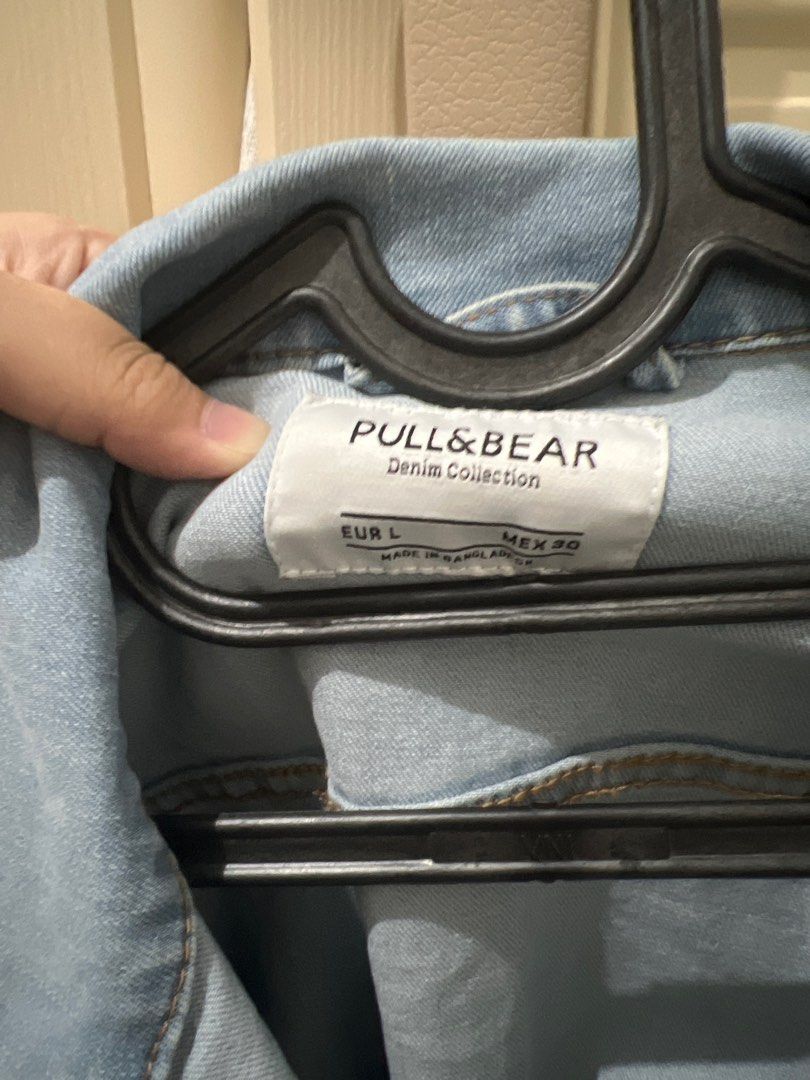 Jacket Pull&bear! (Kategori: Baju Luaran) berada di Palembang. Dikirim oleh gedpreloved (ID iklan 1249732644, Gambar 3). Deskripsi: boleh dicek yaaa harga aslinya brp di website pull and bear asli 🙈🙏🏻 BEST DEAL BGTTTTTTTT! jual rugi aja krn ga kepake lagi.