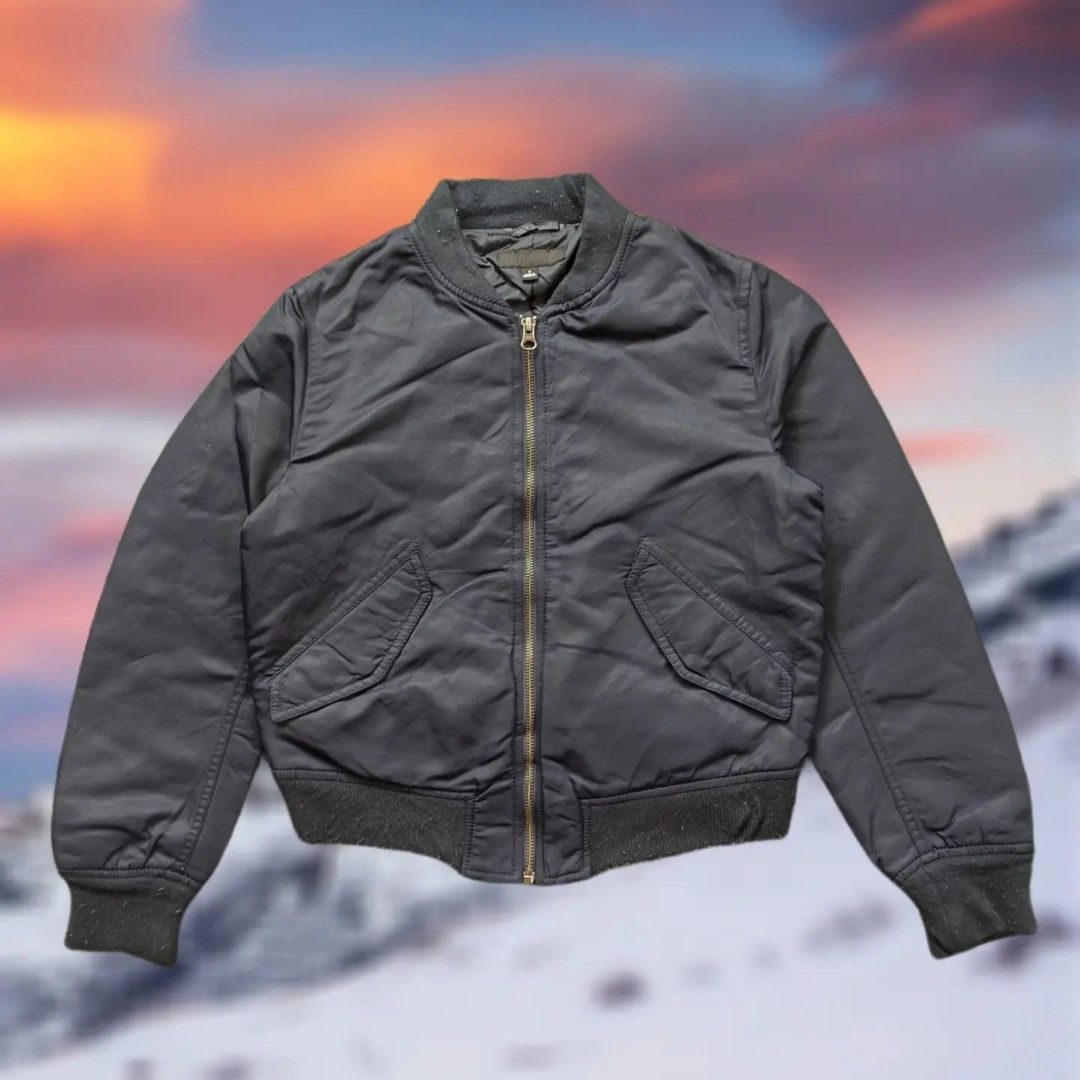 Jaket Bomber Uniqlo