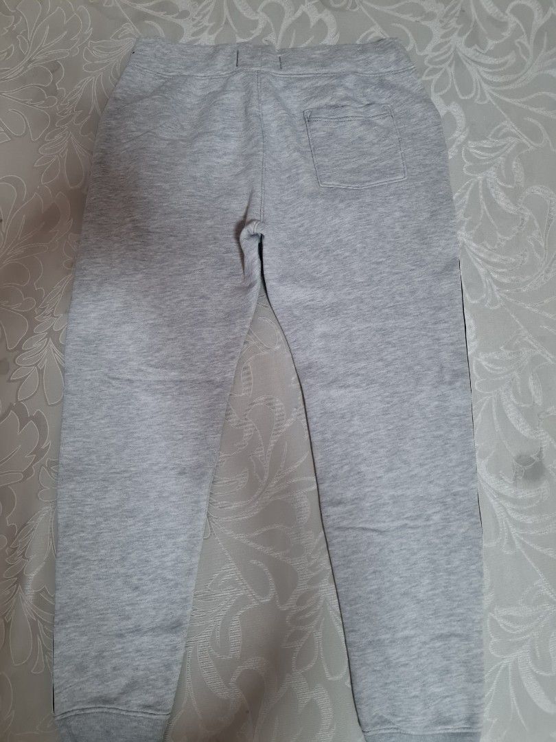 Hollister Sweat Pants for Women, Women's Fashion, Activewear on Carousell