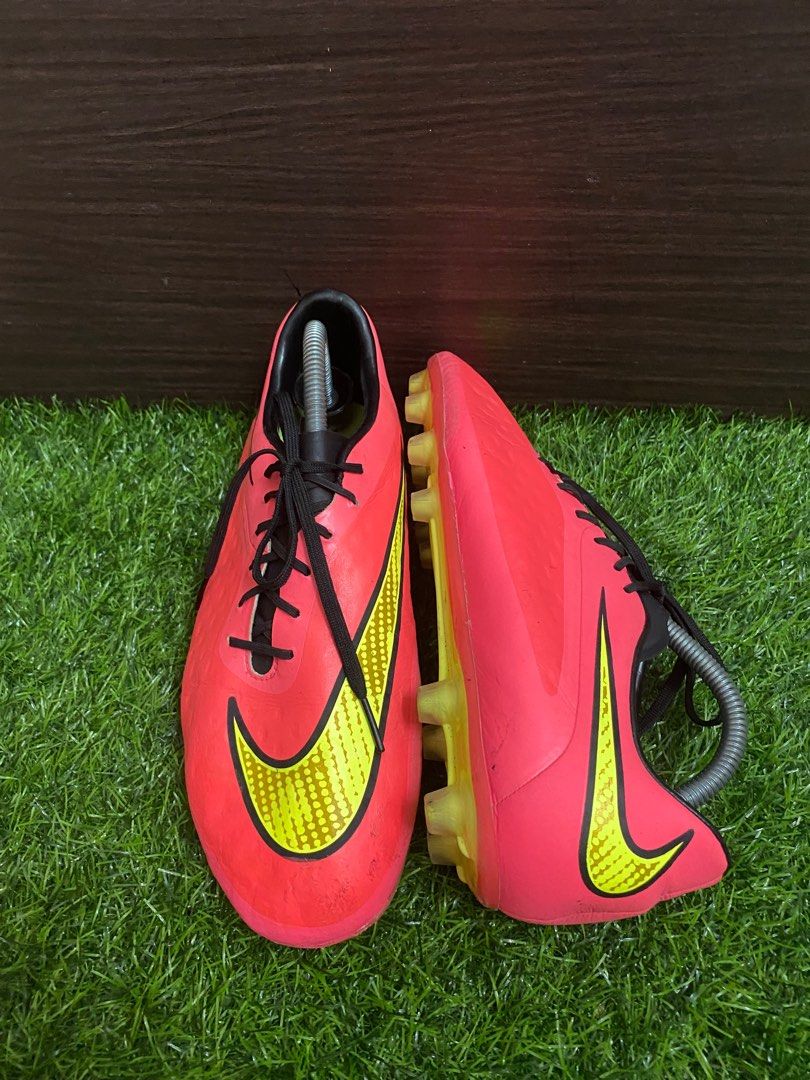 kasut bola nike hypervenom