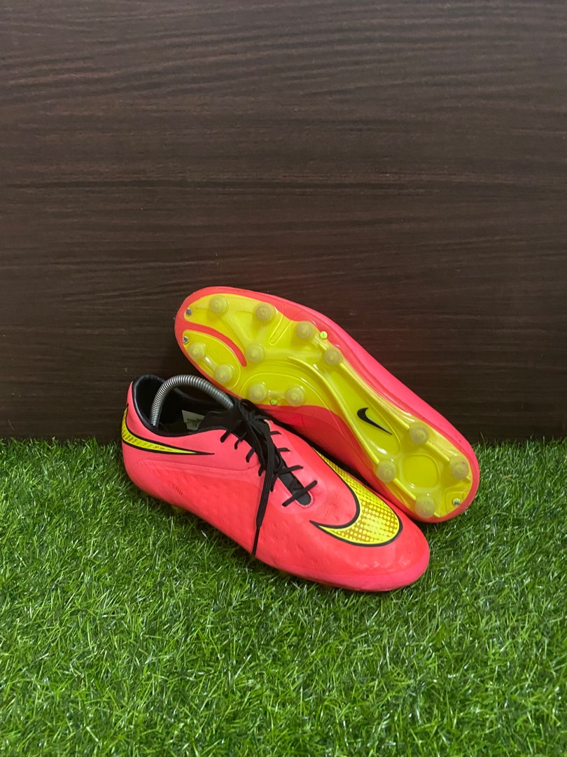 kasut bola nike hypervenom