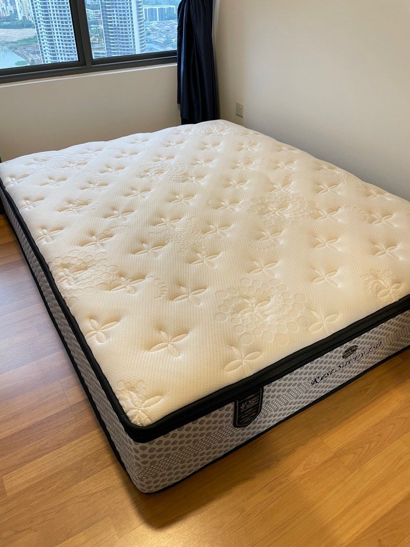 King Koil Luxury Hotel Collection, Furniture & Home Living, Furniture