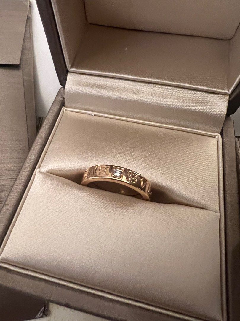 Bvlgari rose sales gold diamond ring