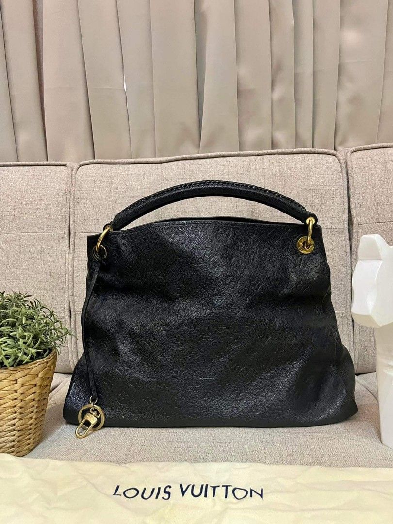 Louis Vuitton Artsy MM Empriente Black Condition: 9/10 Comes with Dustbag,  Luxury, Bags & Wallets on Carousell