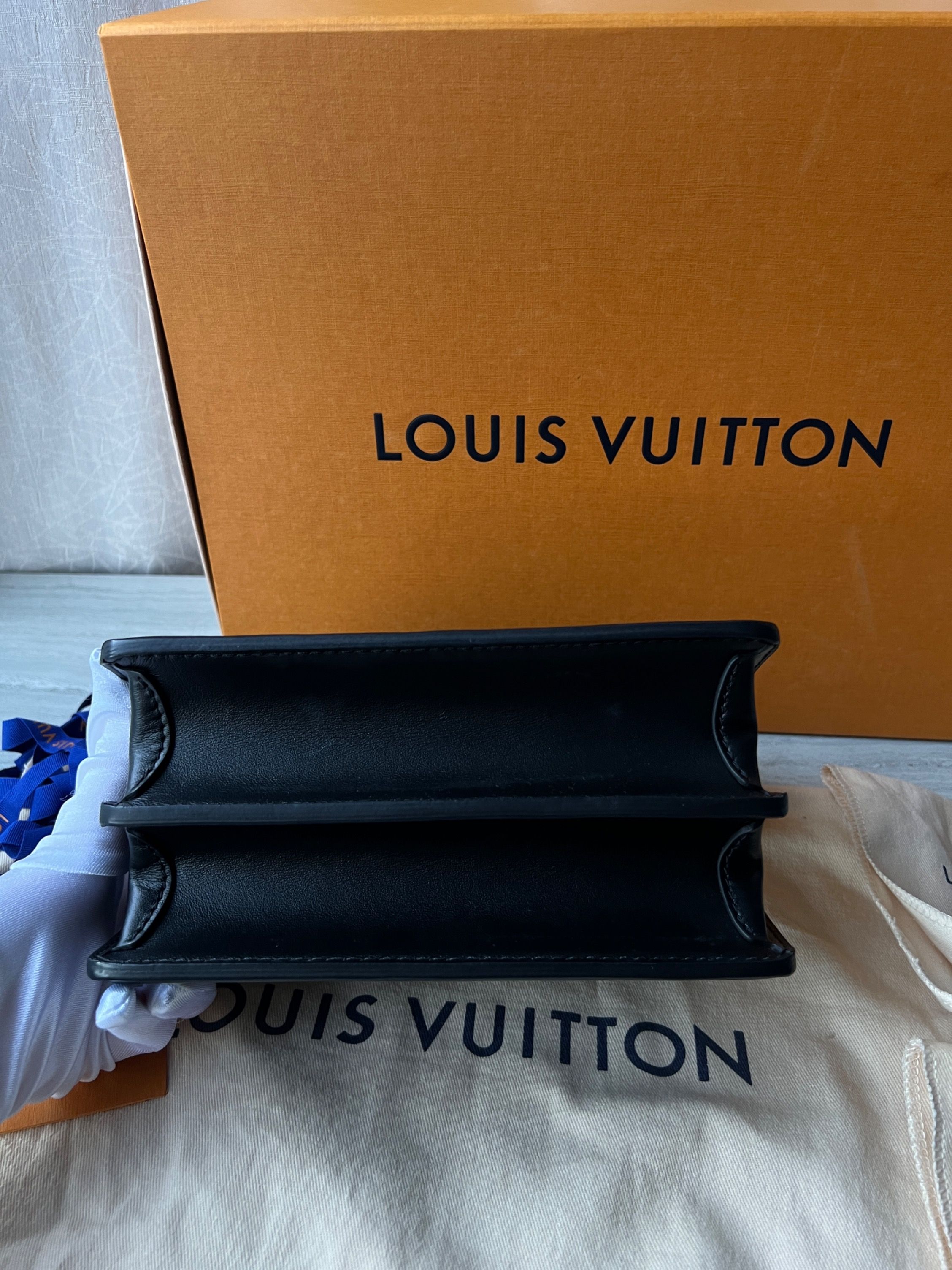 Túi Xách Louis Vuitton Mini Dauphine Epi Leather 