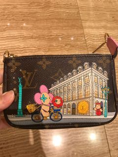 Louis Vuitton Limited Edition Illustre Key Ring Bag Charm Vivienne in  London Christmas 2021 Animation - SOLD