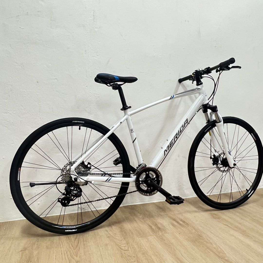 Merida crossway 90 hybrid bike on off road shimano gear Sports