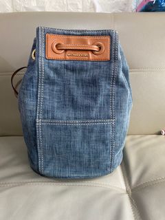 （分類：）位於 。 由 casselini88 提交（商品編號 1249725073，圖片 1）。簡介： 。