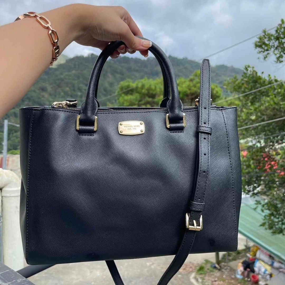 Michael Kors Selma medium satchel, Luxury, Bags & Wallets on Carousell