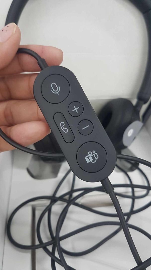 Microsoft Modern Usb C Headset Audio Headphones Headsets On Carousell