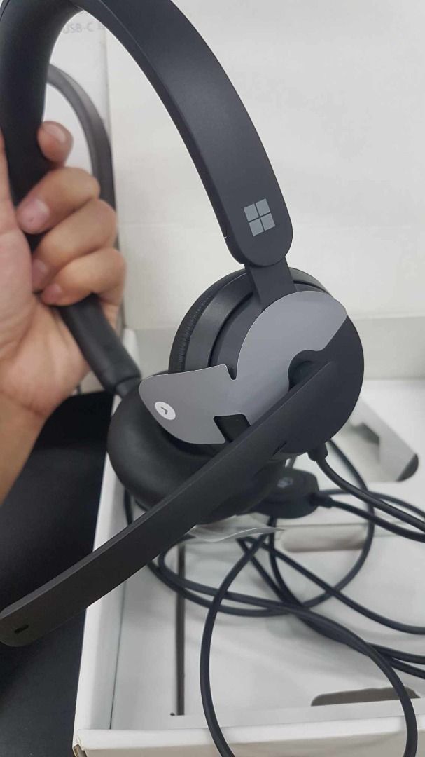Microsoft Modern Usb C Headset Audio Headphones Headsets On Carousell