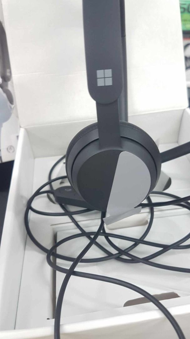 Microsoft Modern Usb C Headset Audio Headphones Headsets On Carousell