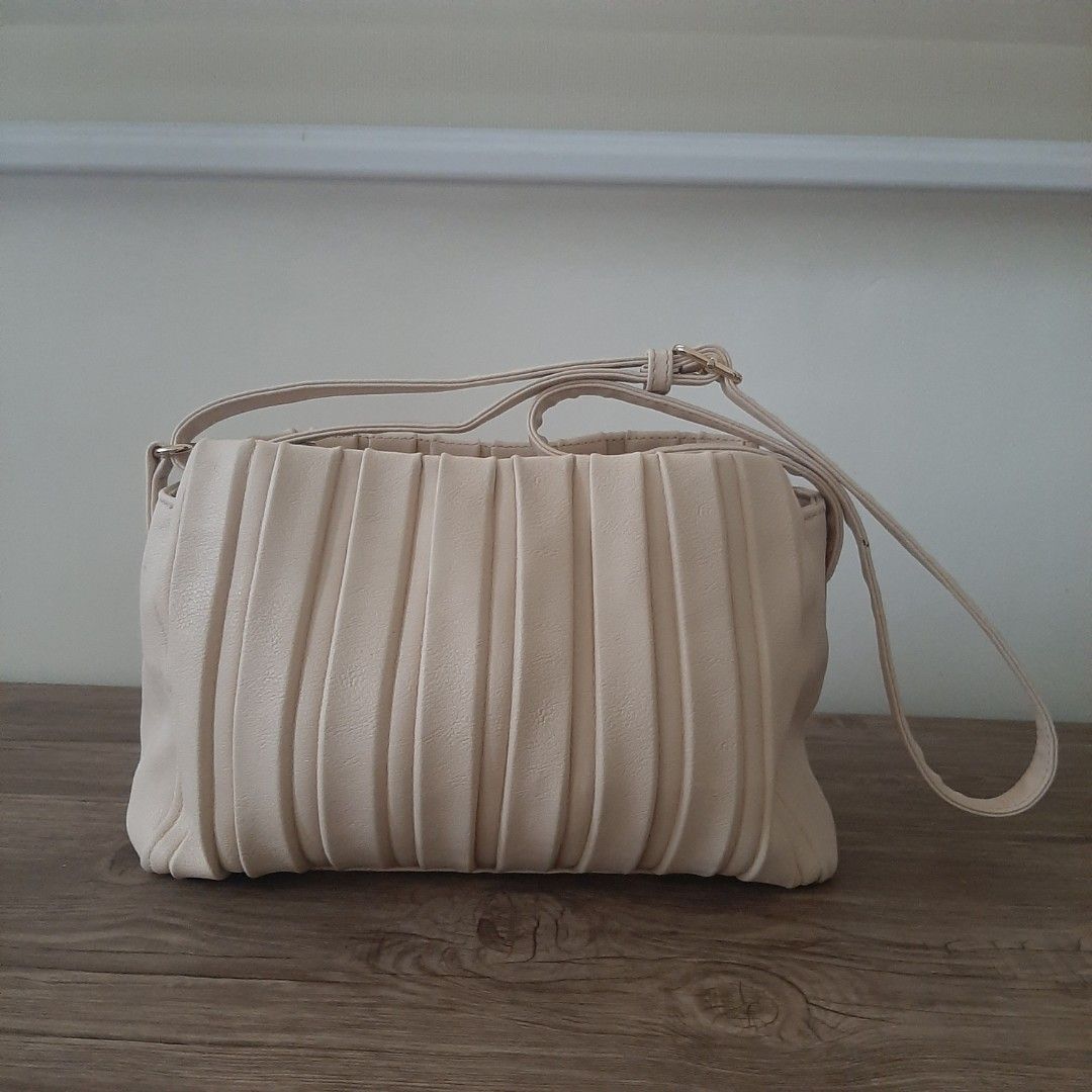 Mumu best sale sling bag