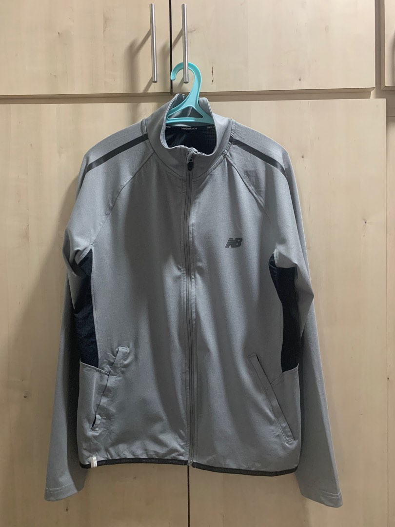 New balance sales crt300 windbreaker