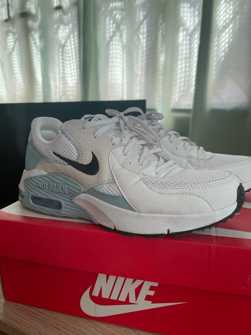 womens nike excee air max