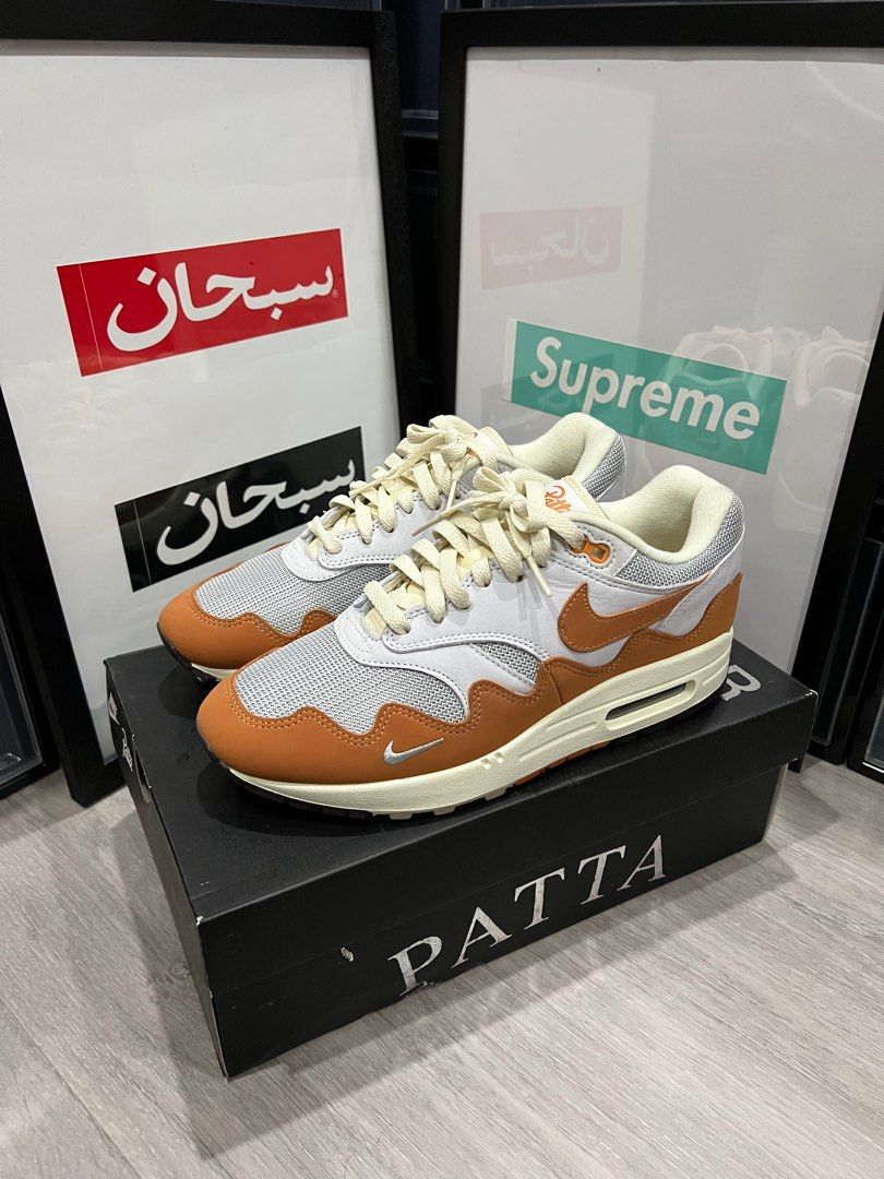 Nike hotsell supreme monarch
