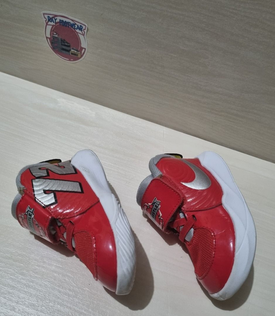 Nike team hustle d9 rouge