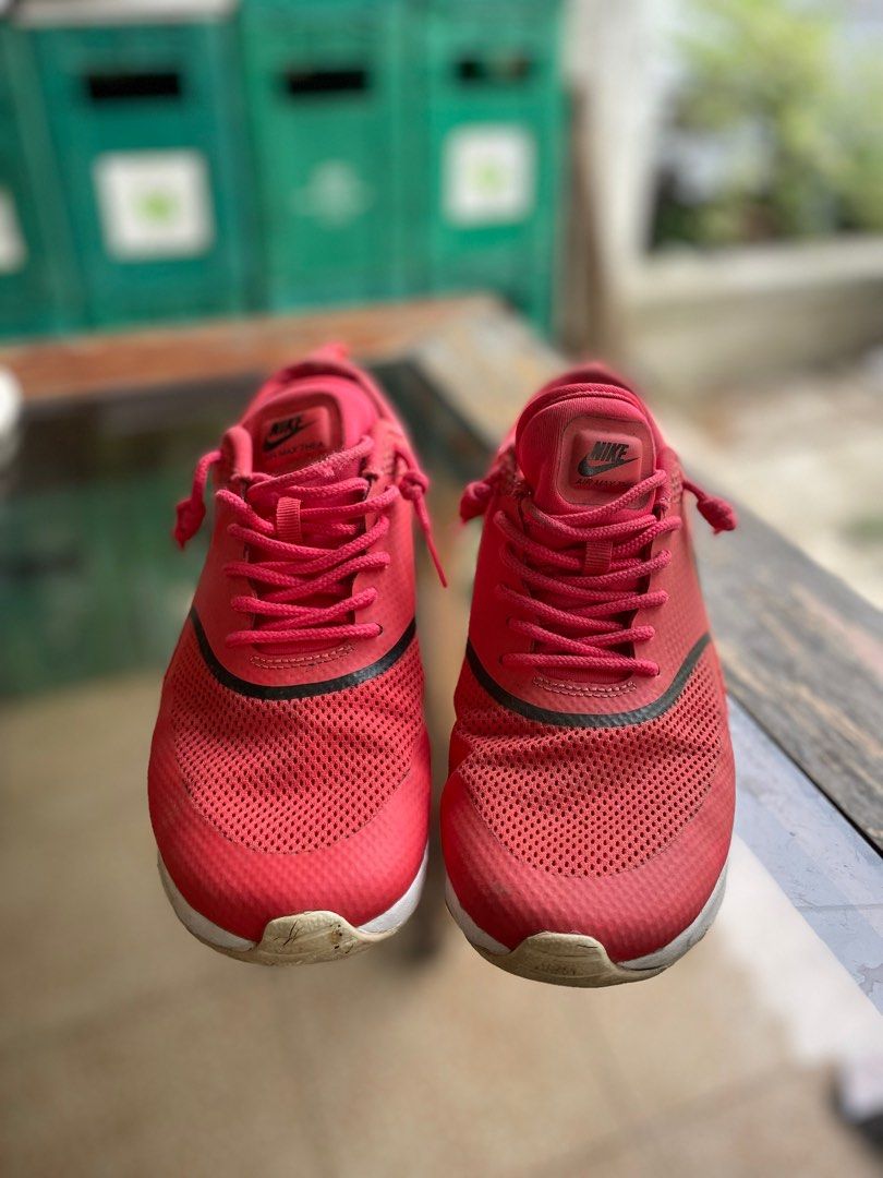 Nike thea deals size 8