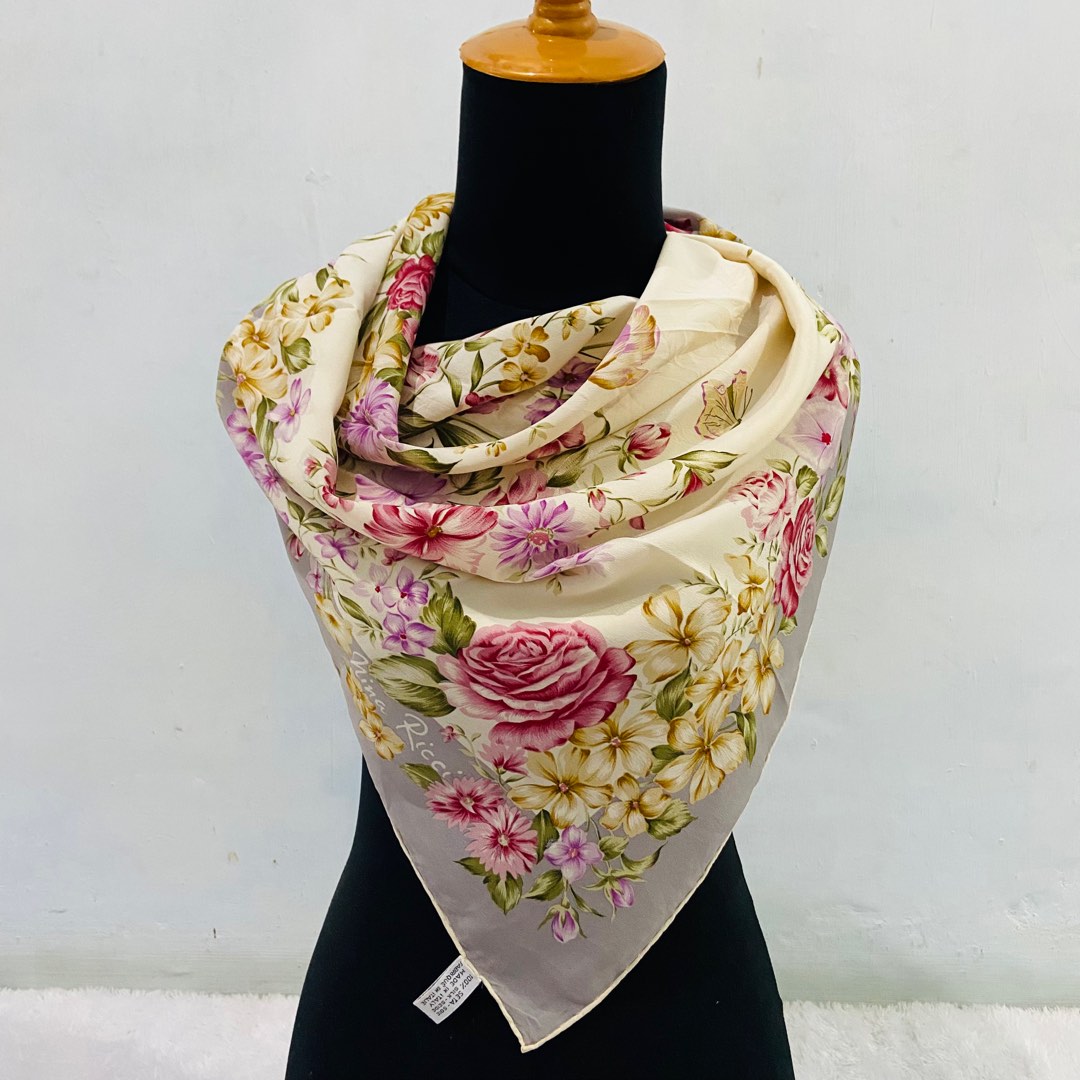 Nina ricci flower garden silk scarf, Fesyen Wanita, Aksesoris di Carousell
