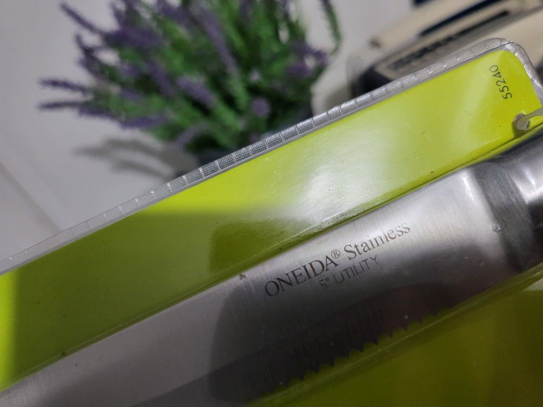 Oneida 5" utility knife (Category: Knives & Chopping Boards) located in Makati City. Submitted by thedeclutteringabuela (Listing ID 1249782708, Image 3). Description: Onndida 5" utility knife.