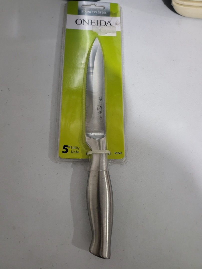 Oneida 5" utility knife (Category: Knives & Chopping Boards) located in Makati City. Submitted by thedeclutteringabuela (Listing ID 1249782708, Image 2). Description: Onndida 5" utility knife.