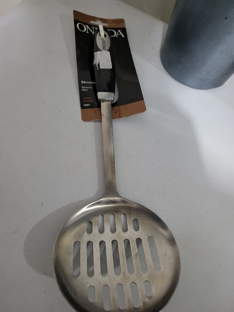 ONEIDA SKIMMER (Category: Other Kitchenware & Tableware) located in Makati City. Submitted by thedeclutteringabuela (Listing ID 1249783223, Image 3). Description: Oneida Skimmer. stainkess steel. dishwashing safe.
