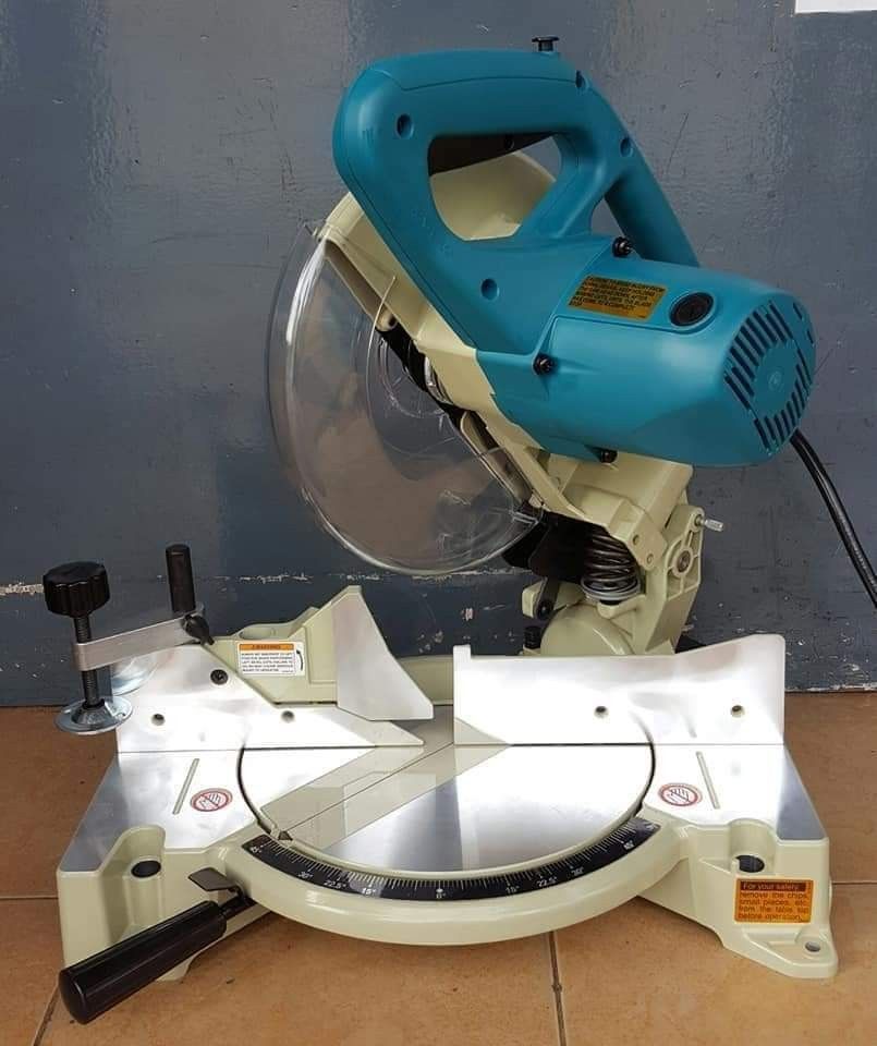 ORIGINAL MAKITA LS1040 COMPOUND MITER SAW WITH BLADE (Category: Construction Tools & Equipment) located in Manila. Submitted by tonpornel (Listing ID 1249698331, Image 3). Description: Ton-Pornel Mercantile • We supply Powertools, Hardware tools, Plumbing, Paints, Electrical and Construction materials • We offer Paint Mixing and Powertools Repair Visit us: 38 Marcos Highway Mayamot, Antipolo City https://maps.google.com/?cid=1384230075759805792&e