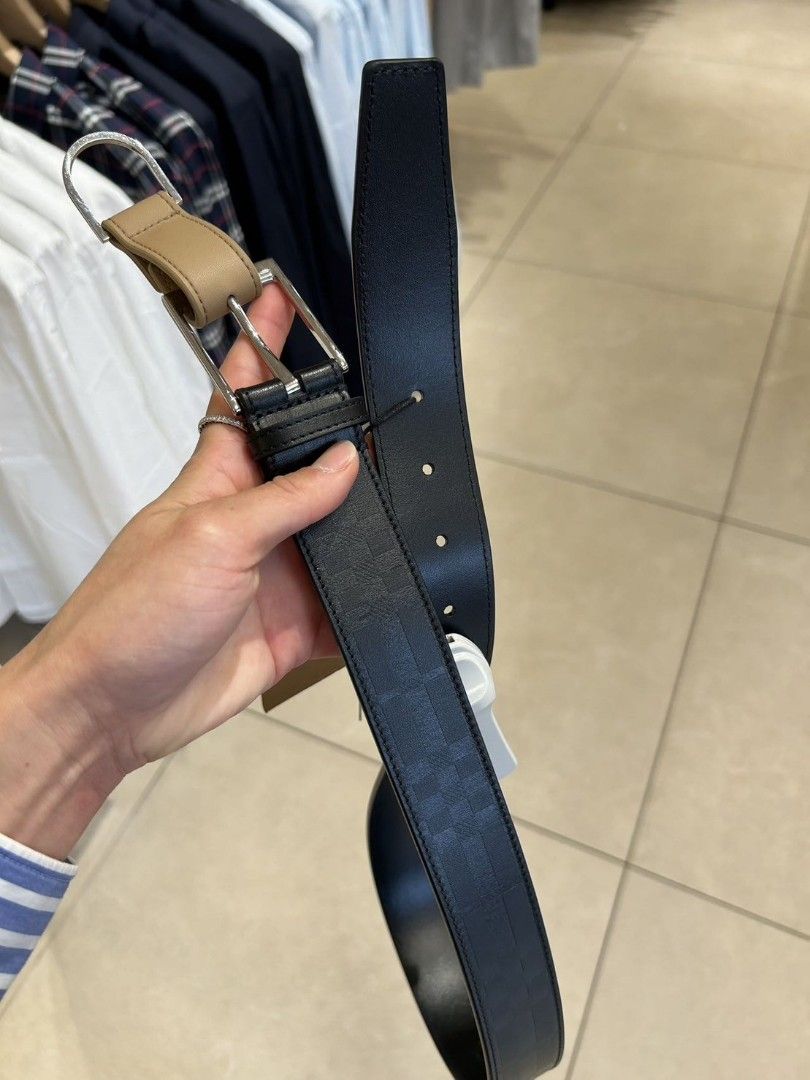 Burberry outlet 290 store