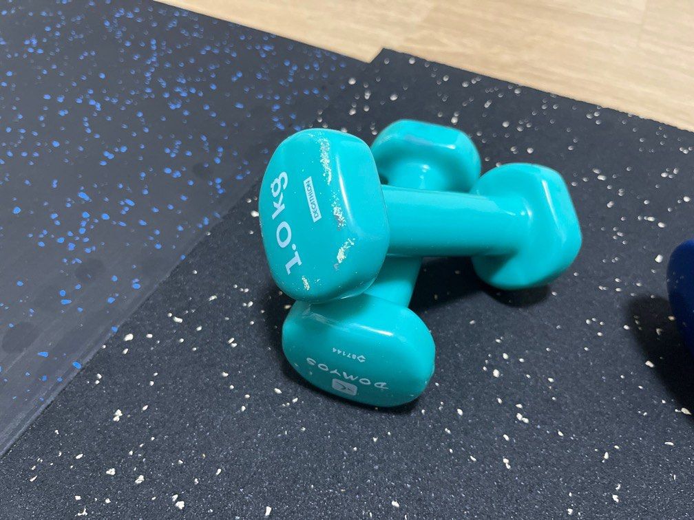 Pair of 1kg and 2kg dumbbells, Sports Equipment, Exercise & Fitness