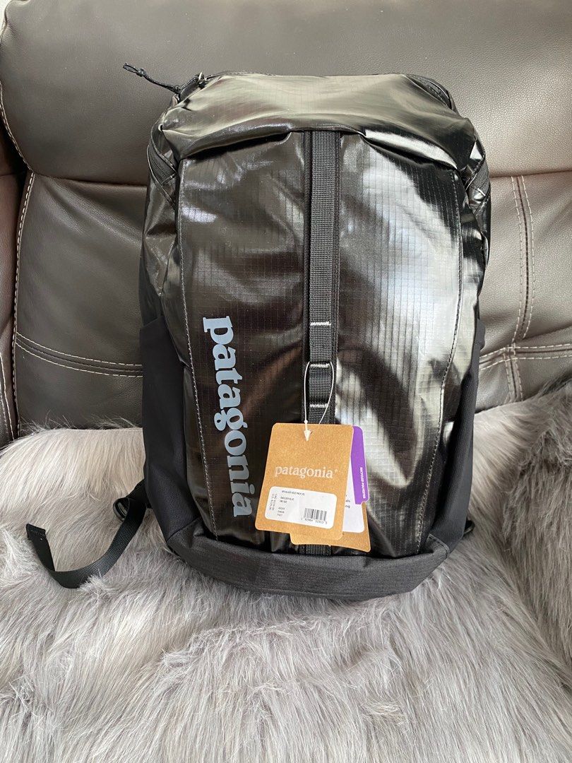 Patagonia black hole backpack discount 23l