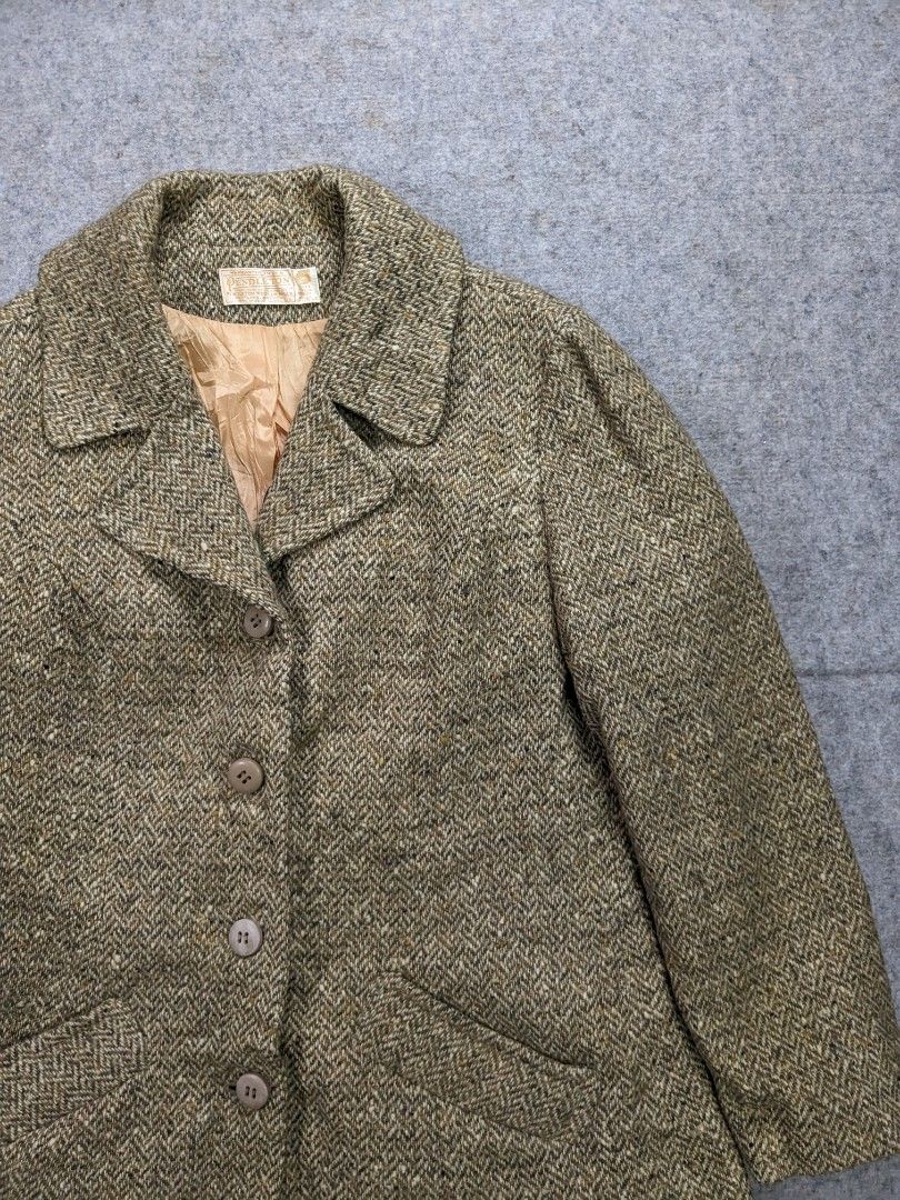PENDLETON Tweed Wool Car Coat Long Lined USA Trench Jacket Heavy VTG Size 16 (Category: Coats, Jackets and Outerwear) located in Santa Rosa. Submitted by sergids (Listing ID 1249672956, Image 2). Description: Pendleton TWEED Wool Car Coat Great condition. Speckled beige colorway. Tweed wool coat by Pendleton Check fitting coats to ensure this fits you. Dimensions below are exact measurements, see pics as well for comparison. 10/10 Condition and C