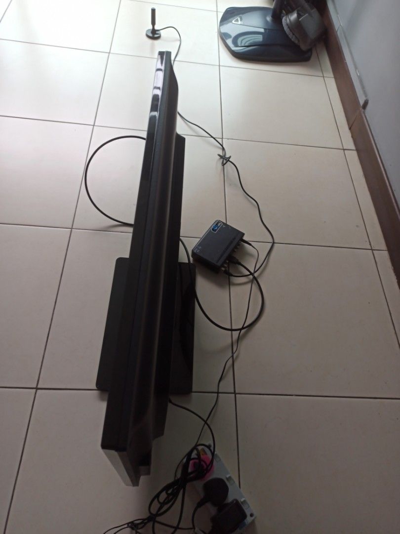 Philips 32 inch LED tv (Not smart and Pls read description), TV & Home Appliances, TV