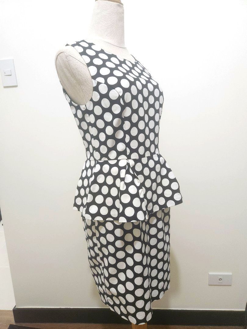 Polka dot pencil skirt forever deals 21
