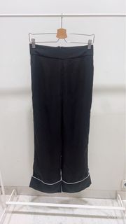(Kategori: ) berada di . Dikirim oleh madame_house (ID iklan 1249760647, Gambar 1). Deskripsi: .